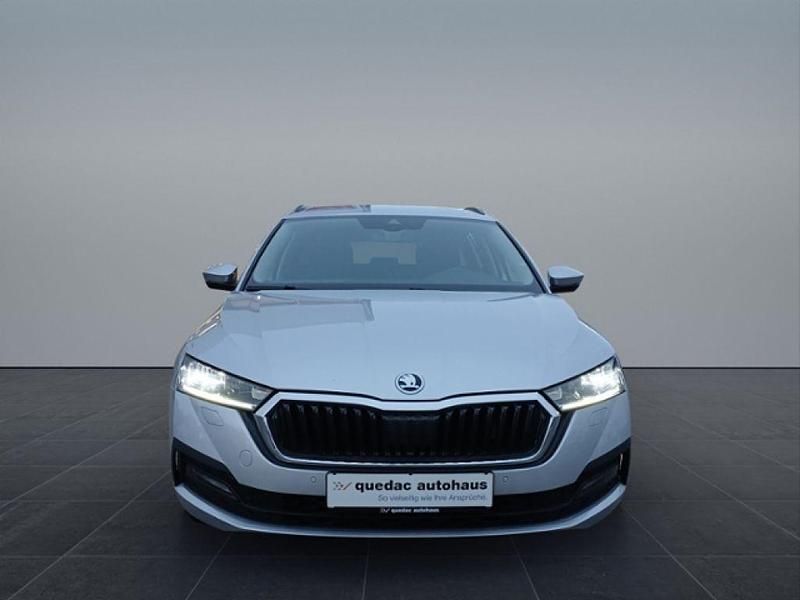 Gebraucht Skoda Octavia Clever 150 PS (110 kW) 2021 Brilliantsilber metallic (metallic) Kombi