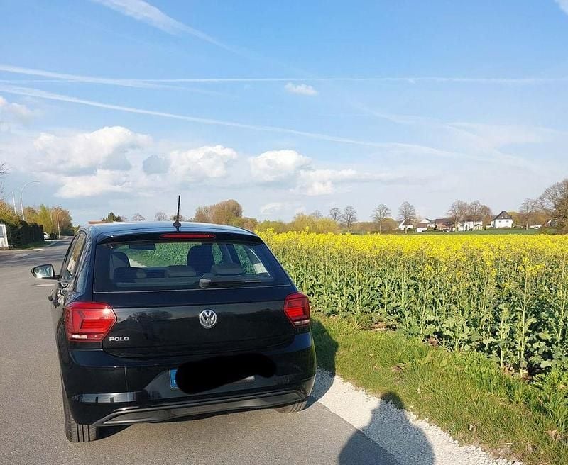 Gebraucht VW Polo Trendline 80 PS (58 kW) 2018 Schwarz Kleinwagen
