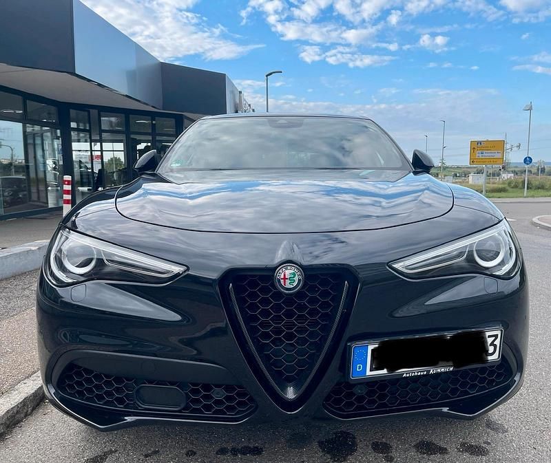 Schwarz Gebraucht 2019 Alfa Romeo Stelvio Super SUV | 28.500 € (Fairer Preis) - Bild 1/4