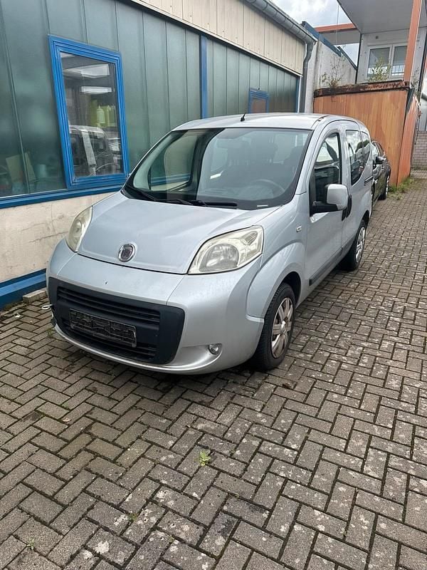 Silber Gebraucht 2009 Fiat Qubo Trekking Van / Kleinbus | 3.000 € (Superpreis) - Bild 1/3