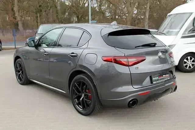 Gebraucht Alfa Romeo Stelvio Veloce 209 PS (153 kW) 2021 Grau SUV
