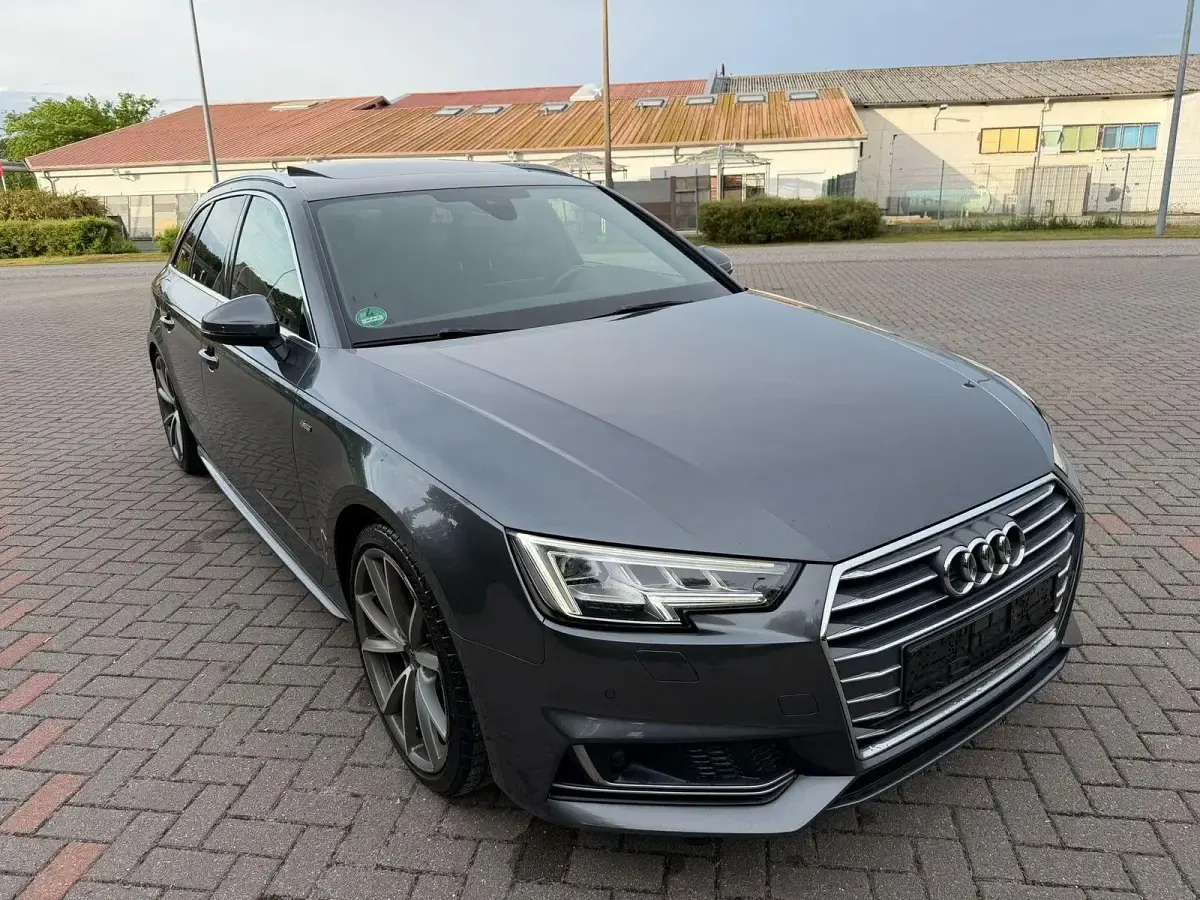 Gebraucht Audi A4 S-line plus 150 PS (110 kW) 2017 Grau Kombi