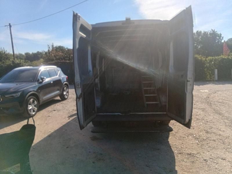 Gebraucht Peugeot Boxer 120 PS (88 kW) 2011 Silber Van