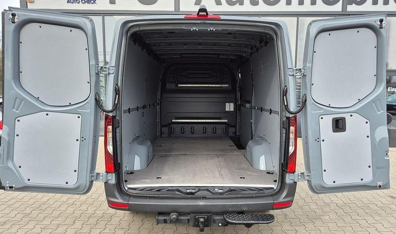 Gebraucht Mercedes Sprinter 190 PS (139 kW) 2023 Grau Van