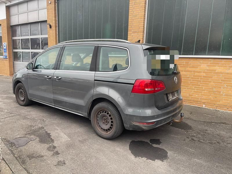 Grau Gebraucht 2012 VW Sharan Highline Van / Kleinbus | 7.250 € (Superpreis) - Bild 1/4
