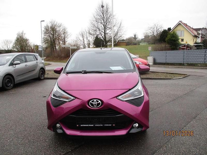 Gebraucht Toyota Aygo X-cite 72 PS (52 kW) 2019 Reddish purple m.m Kleinwagen