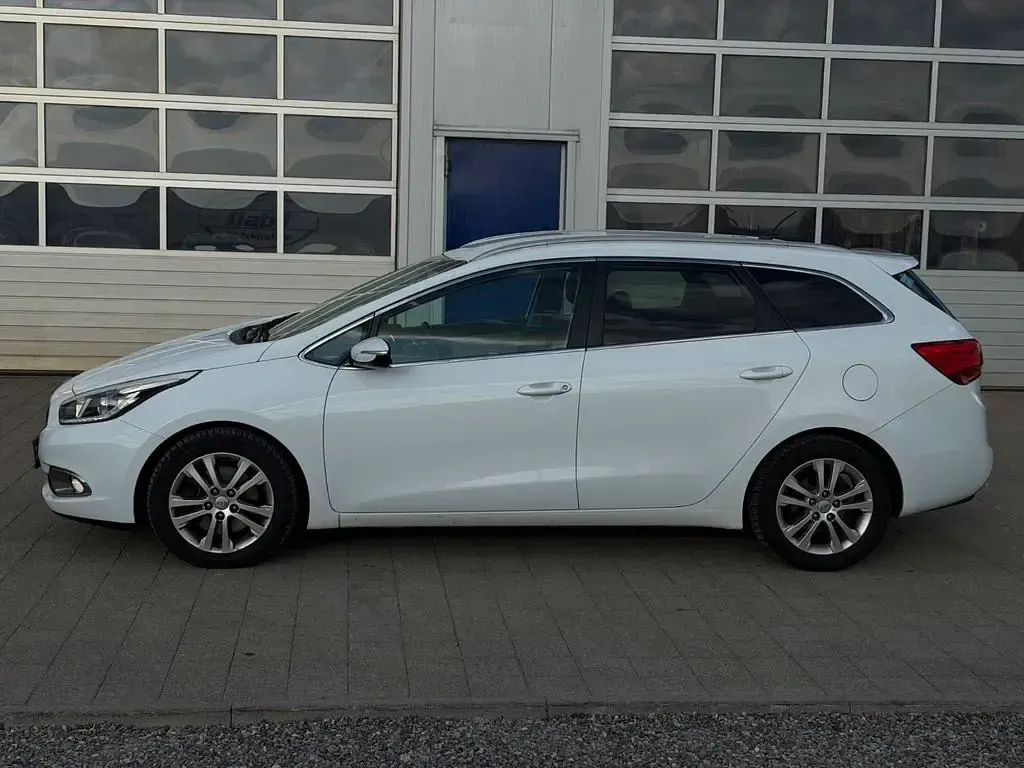Gebraucht Kia Ceed Spirit 128 PS (94 kW) 2014 Weiß Kleinwagen