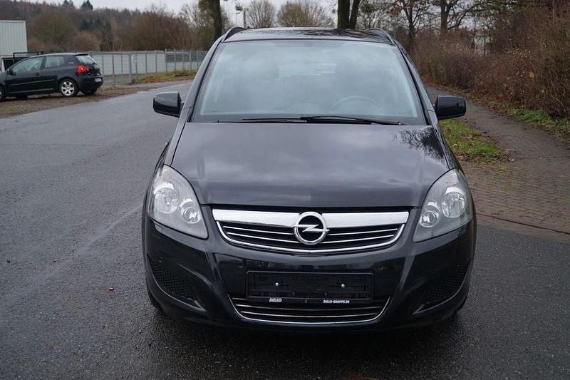Schwarz Gebraucht 2013 Opel Zafira Family Van / Kleinbus | 5.499 € (Fairer Preis) - Bild 1/4