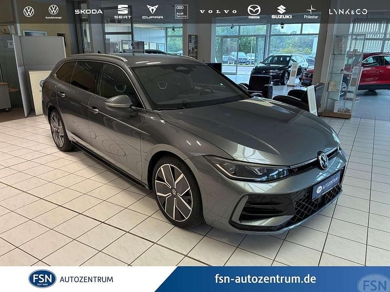 Grau Gebraucht 2024 VW Passat R-line Kombi | 43.990 € (Fairer Preis) - Bild 1/4