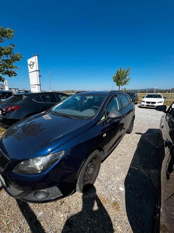 Blau Gebraucht 2010 Seat Ibiza ST Kombi | 2.200 € (Superpreis) - Bild 1/4