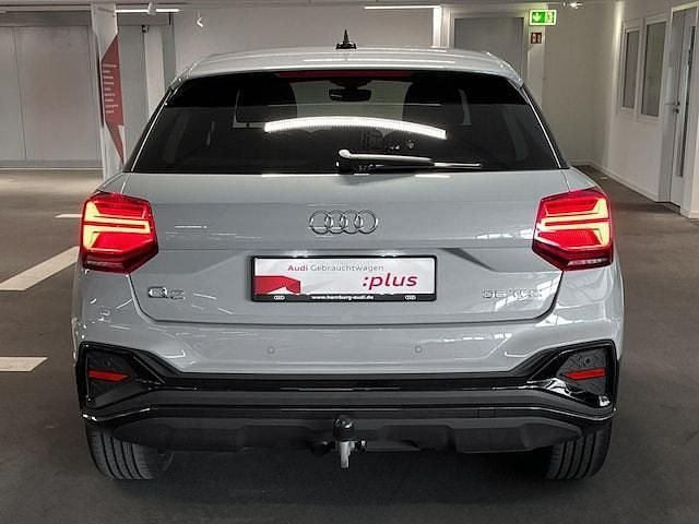 Gebraucht Audi Q2 S-Line 150 PS (110 kW) 2024 1x pfeilgrau perleffekt SUV