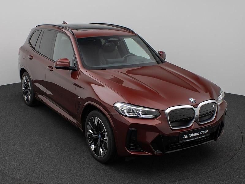 Gebraucht BMW iX3 Impressive 210 kW (286 PS) 2022 Piemont rot metallicc3c SUV