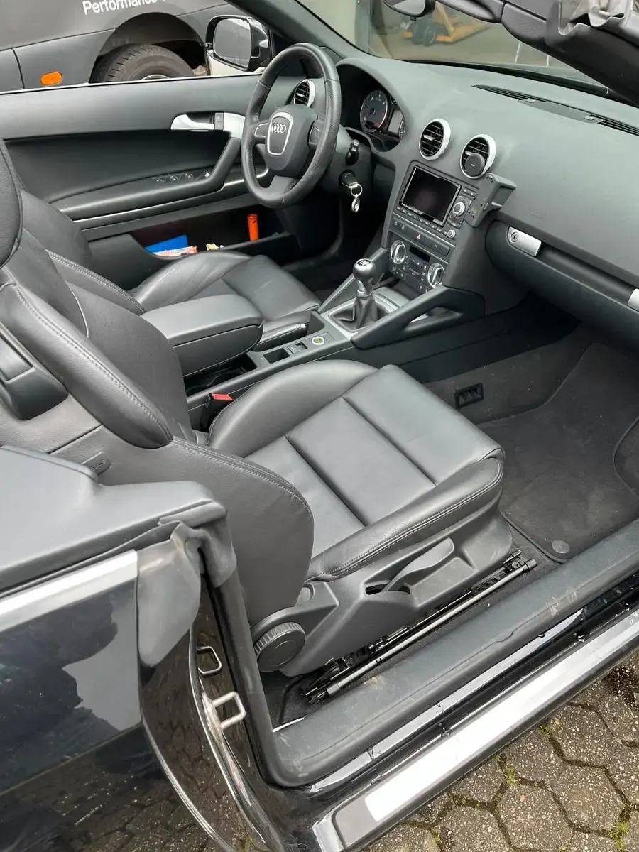 Gebraucht Audi A3 Cabriolet 140 PS (102 kW) 2013 Schwarz Cabrio