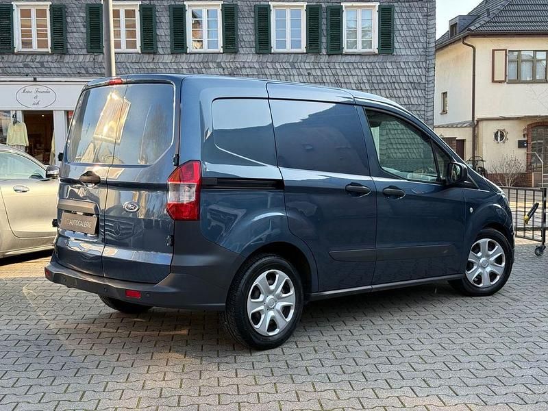 Gebraucht Ford Transit Trend 101 PS (74 kW) 2020 Blau Van / Kleinbus