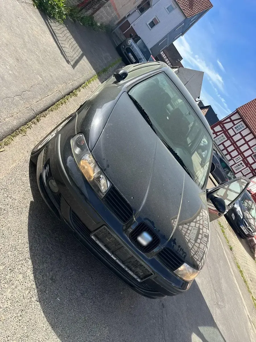 Usado Seat Leon 102 HP (75 kW) 2006 Preto Citadino