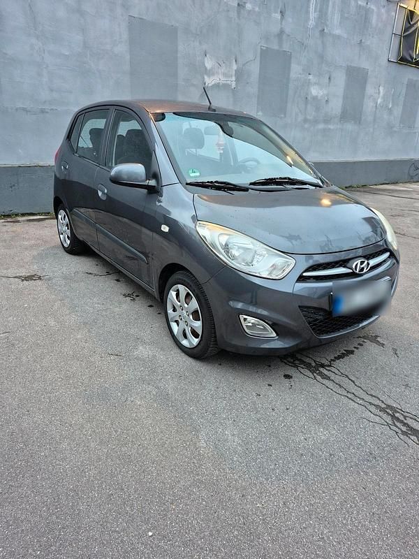 Gebraucht Hyundai i10 70 PS (51 kW) 2011 Grün Kleinwagen