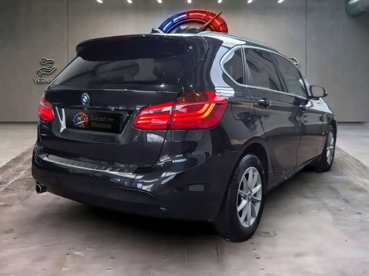 Gebraucht BMW 216 116 PS (85 kW) 2016 Schwarz Van / Kleinbus