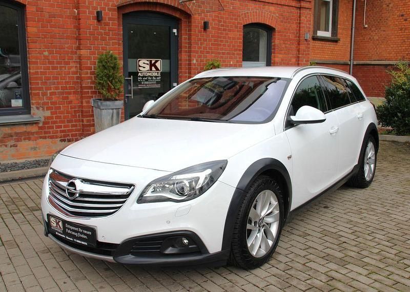 Weiß Gebraucht 2014 Opel Insignia Country Tourer Kombi | 11.500 € (Fairer Preis) - Bild 1/4