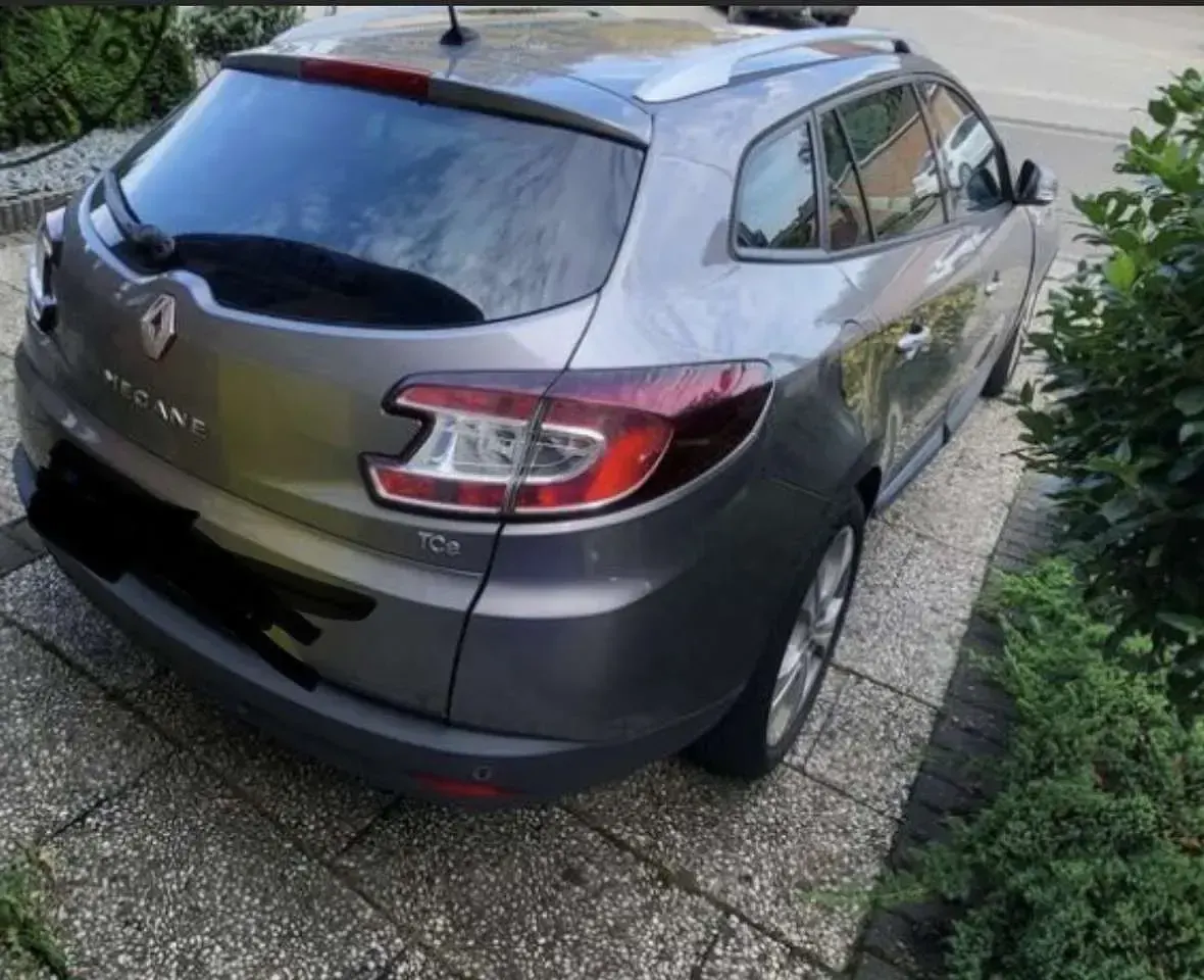 Gebraucht Renault Mégane GrandTour Dynamique 131 PS (96 kW) 2010 Silber Kombi