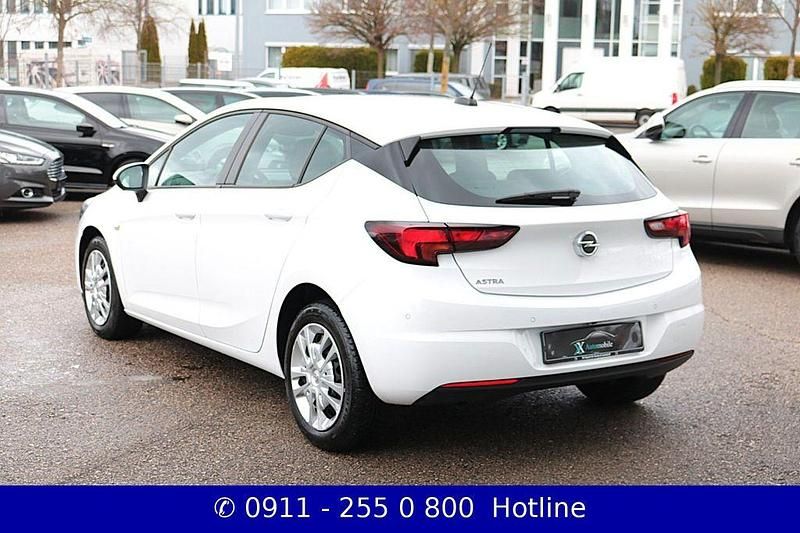 Gebraucht Opel Astra Business 122 PS (89 kW) 2020 Weiß Limousine