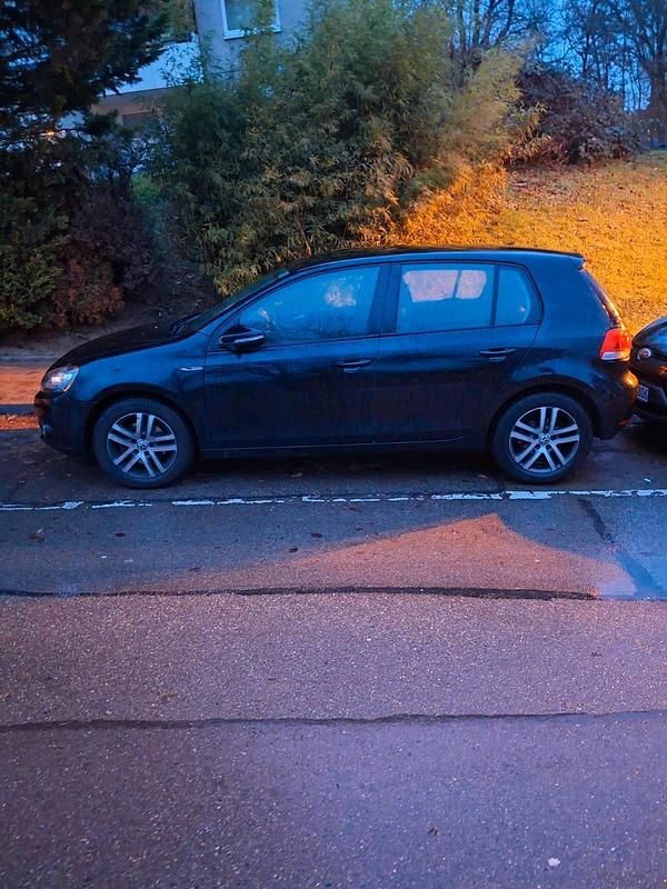 Schwarz Gebraucht 2009 VW Golf VI Kleinwagen | 5.500 € - Bild 1/4