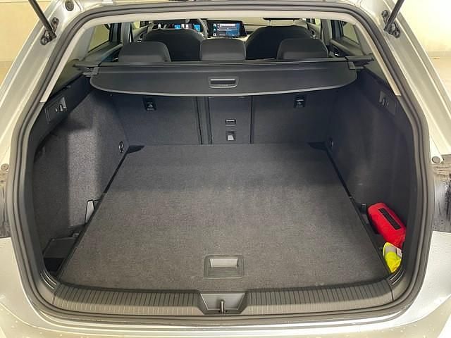 Gebraucht VW Golf VIII Move 110 PS (80 kW) 2023 Reflexsilber metallic Kombi