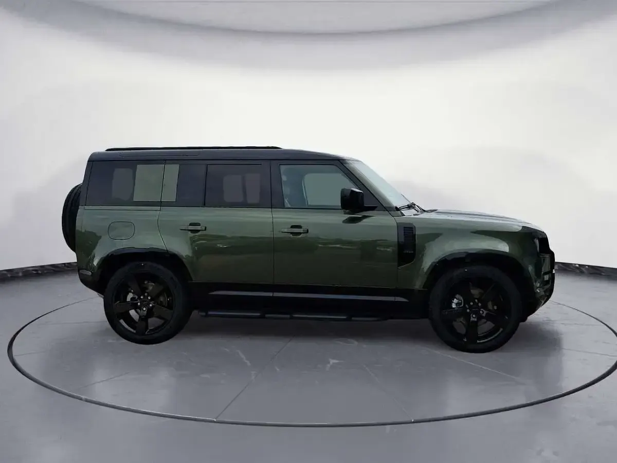 Neu Land Rover Defender SE Dynamic 250 PS (183 kW) 2026 Grün SUV