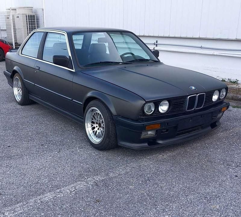 Gebraucht BMW 325 171 PS (125 kW) 1985 Grau Coupé