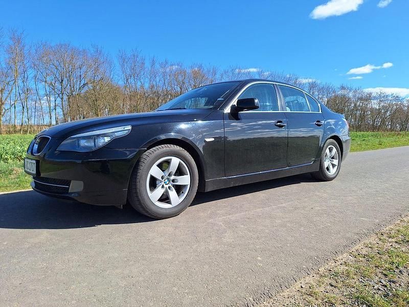 Schwarz Gebraucht 2010 BMW 525 Limousine | 7.950 € (Superpreis) - Bild 1/4