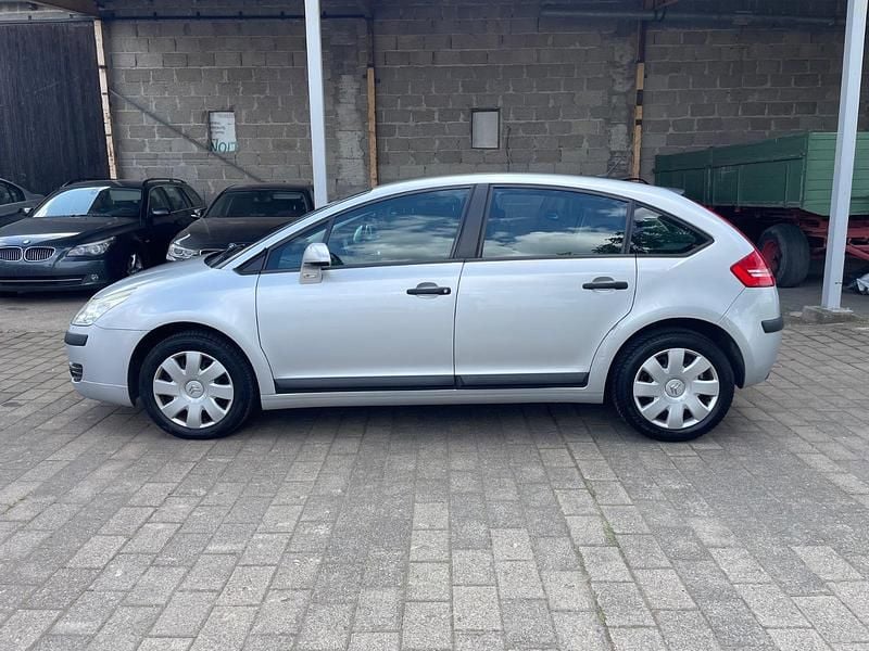Używany Citroën C4 Style 90 KM (66 kW) 2005 Szary Hatchback
