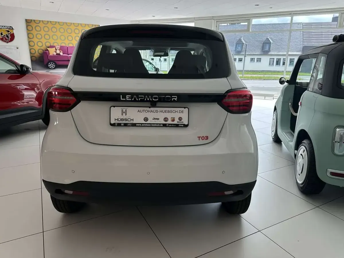 Neu Leapmotor T03 69 kW (95 PS) 2026 Light white Kleinwagen