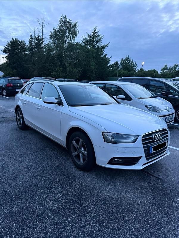Gebraucht Audi A4 150 PS (110 kW) 2015 Weiß Kombi