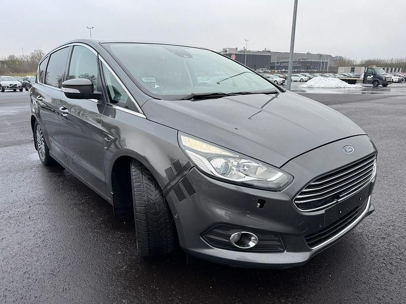 Gebraucht Ford S-MAX Titanium 190 PS (139 kW) 2019 Grau Van / Kleinbus