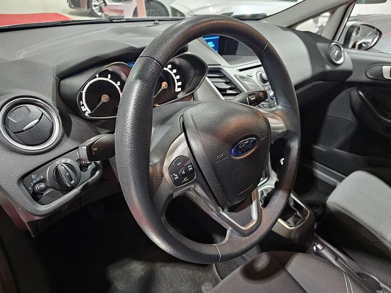 Gebraucht Ford Fiesta SYNC Edition 60 PS (44 kW) 2013 Frostweiß Kleinwagen