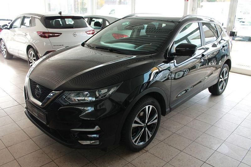 Schwarz Gebraucht 2020 Nissan Qashqai N-Connecta SUV | 17.990 € (Fairer Preis) - Bild 1/4