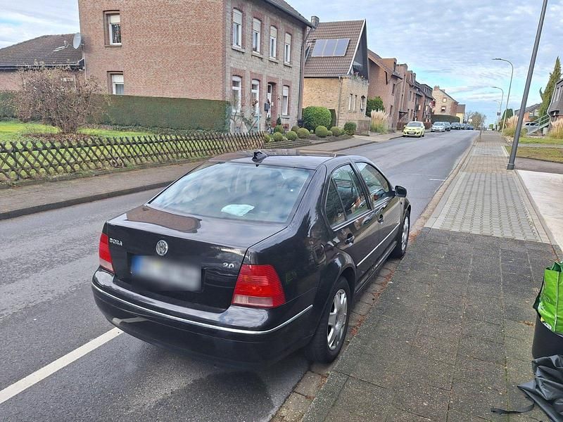 Gebraucht VW Bora 116 PS (85 kW) 2004 Schwarz Limousine