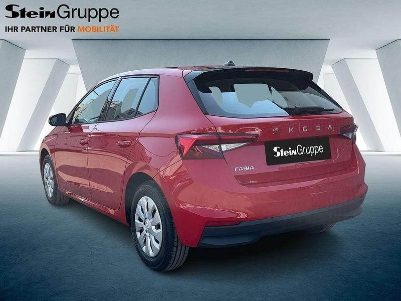 Neu Skoda Fabia Selection 80 PS (58 kW) 2025 Rot Limousine