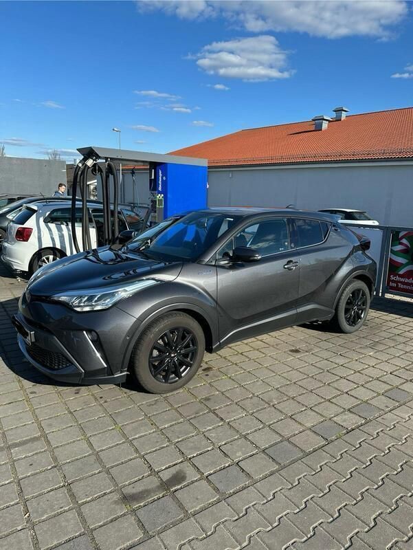 Grau Gebraucht 2021 Toyota C-HR Team SUV | 19.000 € (Fairer Preis) - Bild 1/4