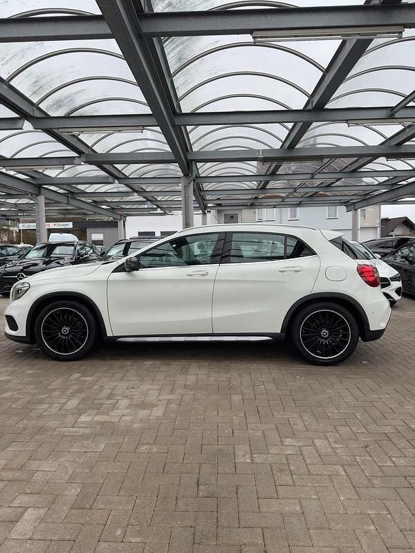 Gebraucht Mercedes GLA250 AMG 211 PS (155 kW) 2016 Weiß SUV