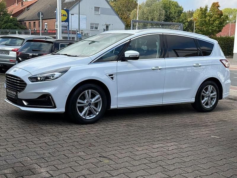 Gebraucht Ford S-MAX Titanium 150 PS (110 kW) 2022 Weiß Van / Kleinbus