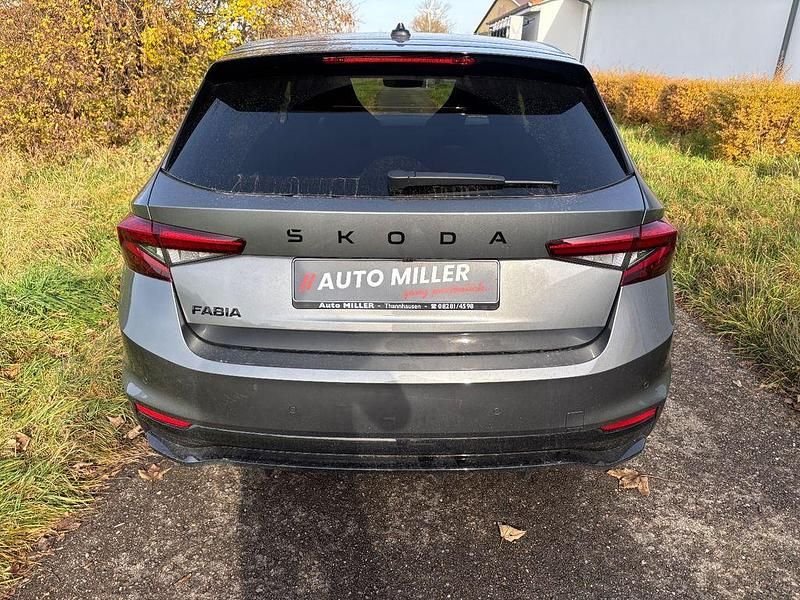 Neu Skoda Fabia Monte Carlo 116 PS (85 kW) 2025 Grau Limousine