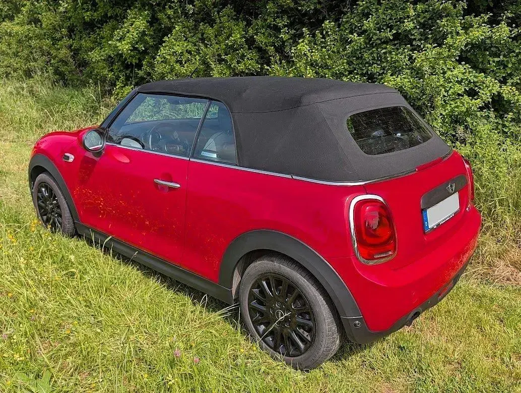 Käytetty Mini One Cabriolet Chili 102 HP (75 kW) 2017 Punainen Avoauto