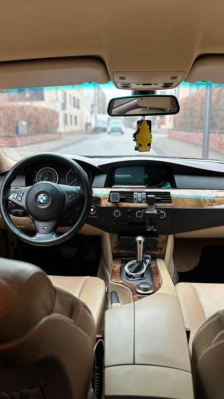 Gebraucht BMW 525 179 PS (131 kW) 2005 Schwarz Kombi