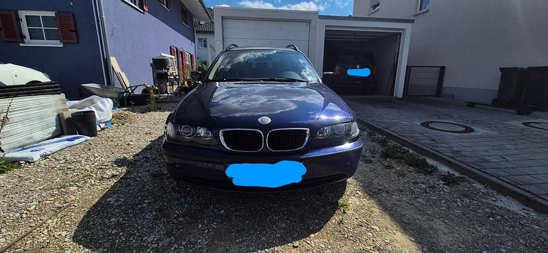 Blau Gebraucht 2004 BMW 320 Kombi | 3.250 € (Superpreis) - Bild 1/4