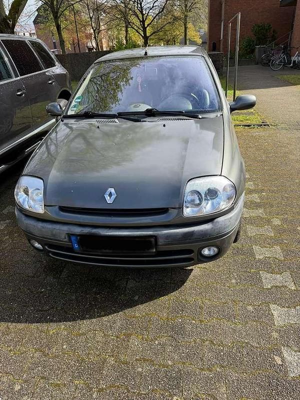 Gebraucht Renault Clio II 107 PS (78 kW) 2000 Grau Limousine