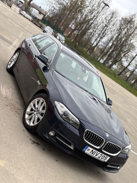 Blau Gebraucht 2014 BMW 530 Sport Line Kombi | 12.000 € (Guter Preis) - Bild 1/4