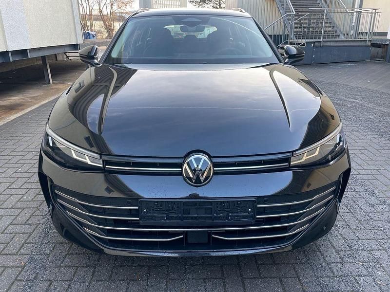 Gebraucht VW Passat 150 PS (110 kW) 2025 Schwarz Kombi