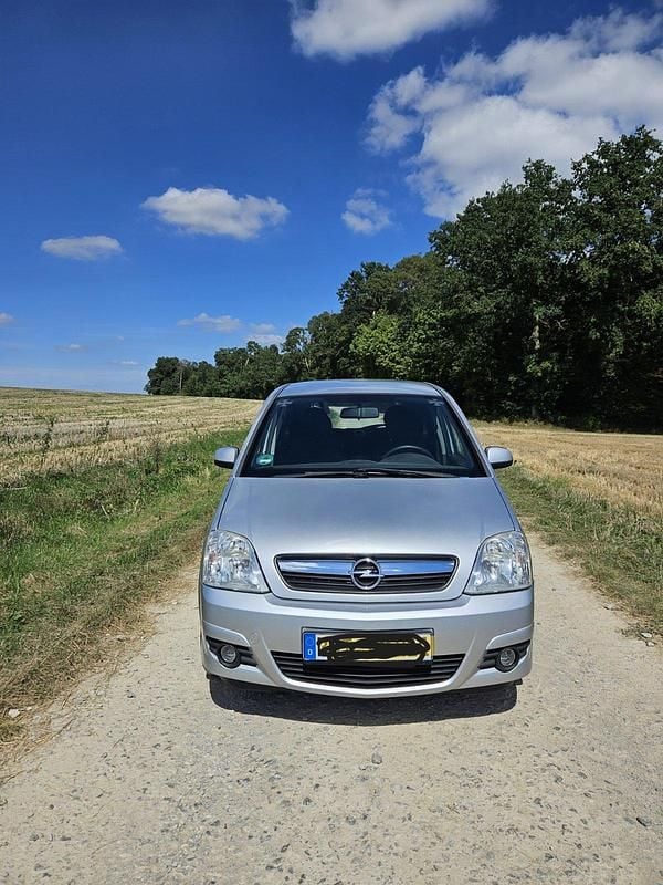 Silber Gebraucht 2006 Opel Meriva Edition Van / Kleinbus | 600 € (Guter Preis) - Bild 1/4