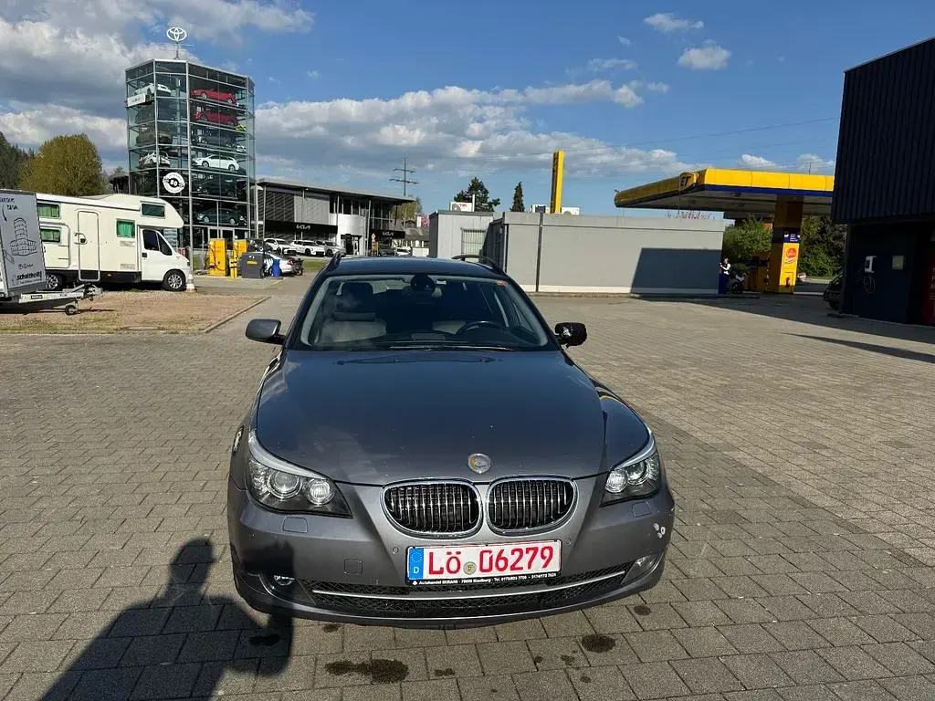 Gebraucht BMW 530 272 PS (200 kW) 2008 Grau Kombi