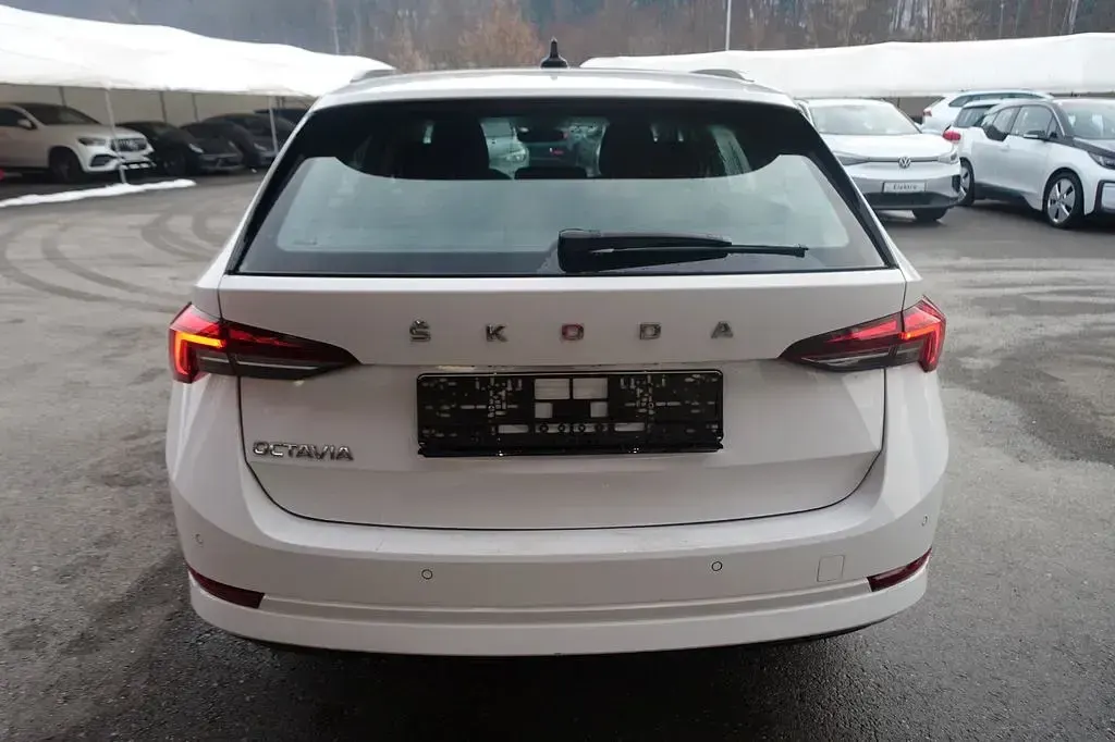 Gebraucht Skoda Octavia Ambition 116 PS (85 kW) 2022 Weiß Kombi